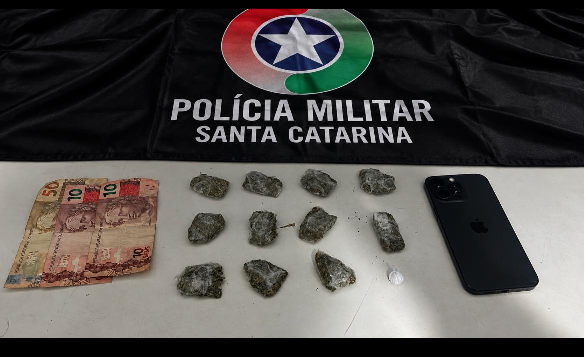 Adolescente é apreendido por tráfico de drogas em conveniência