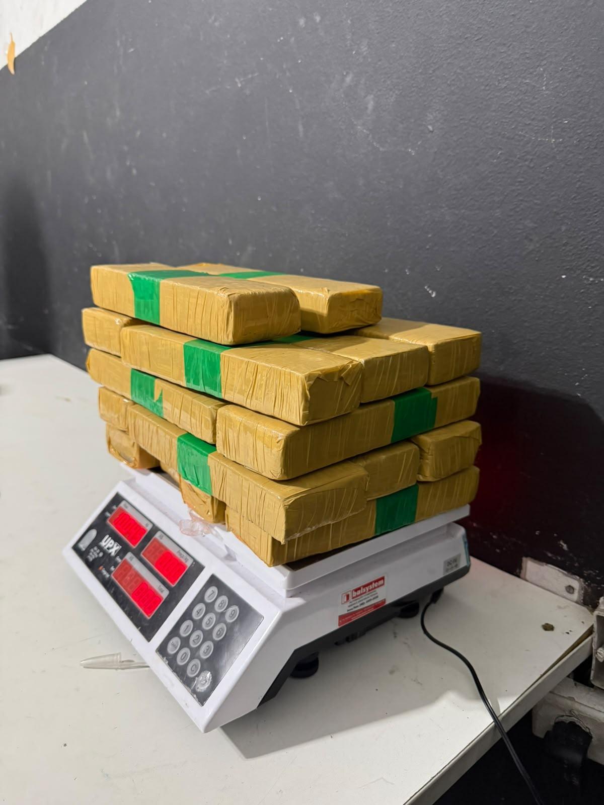 Ação integrada entre as forças de segurança resulta na apreensão de mais de 10kg de maconha em Itajaí
