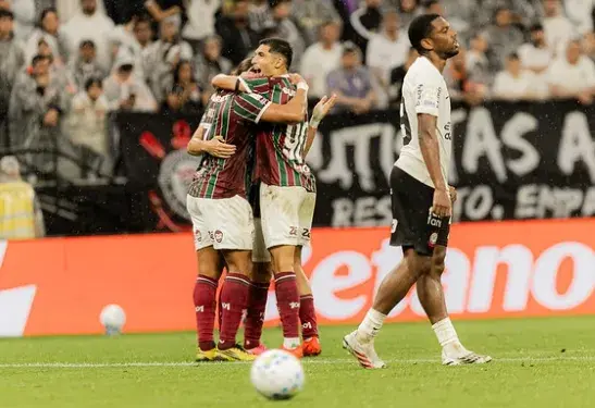 Fluminense cala Itaquera (Foto: Marina Garcia-Fluminense)
