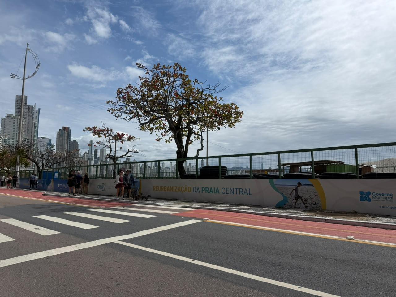 Prefeitura reforça segurança nos canteiros da Reurbanização Sul e prevê novos acessos à praia