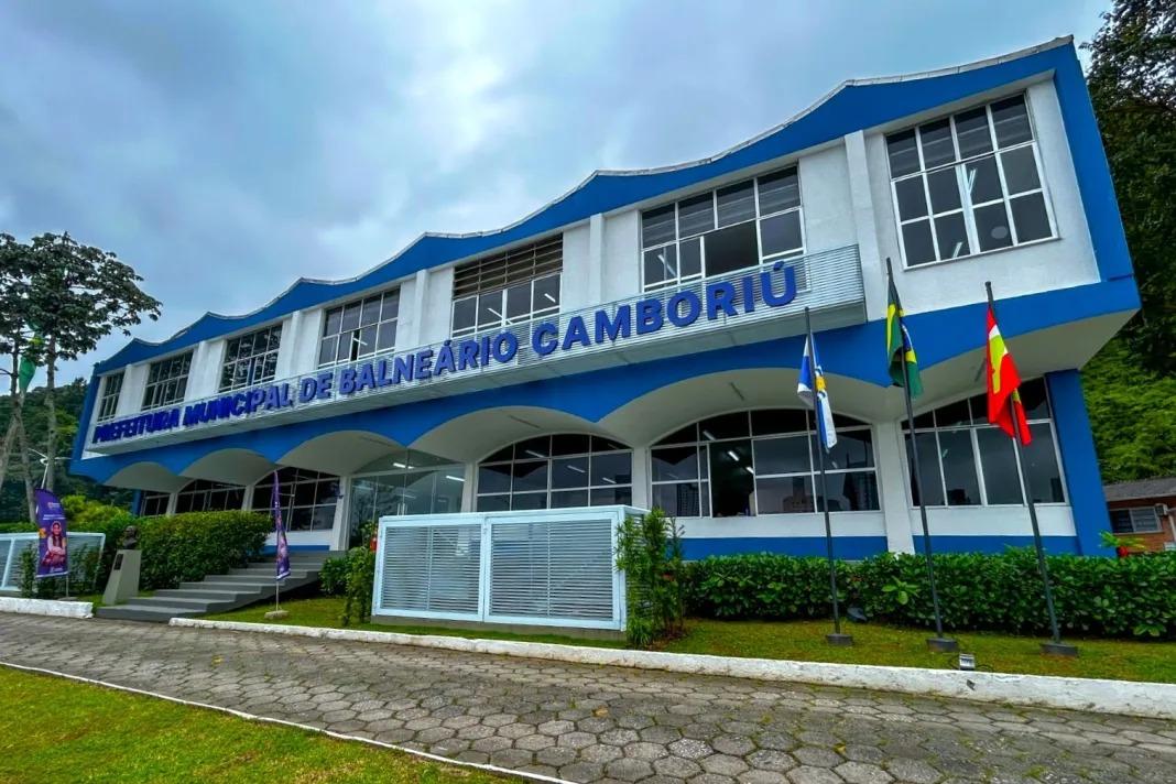 Prefeitura de Balneário Camboriú empossa membros do Conselho Municipal de Relações Internacionais nesta terça-feira 