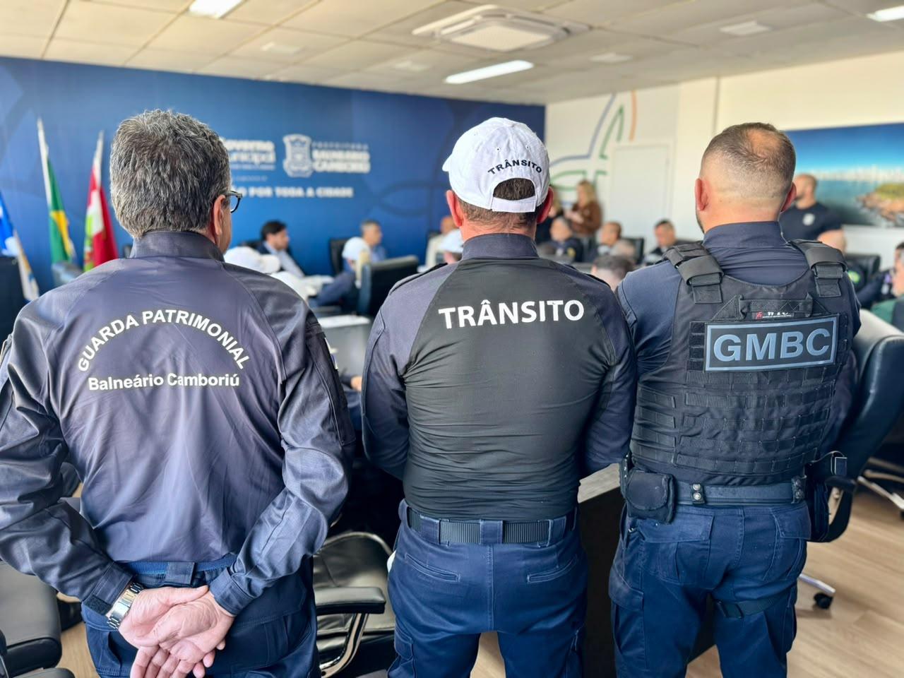 Projeto de lei prevê pagamento direto da alimentação aos agentes de segurança de Balneário Camboriú