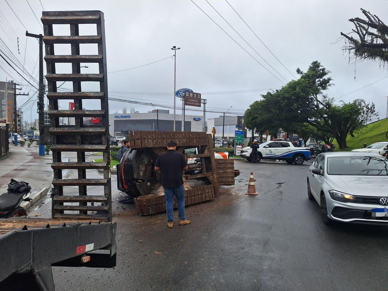 Agentes de Trânsito atendem quatro acidentes de trânsito, dois deles com vítimas - Confira as alterações de trânsito nesta quarta-feira