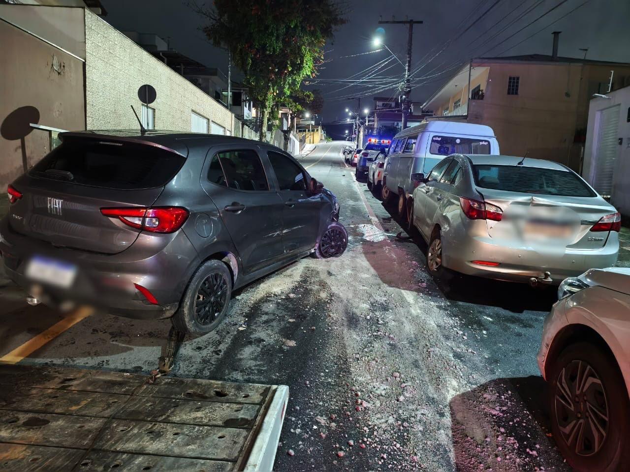 Agentes de Trânsito de Balneário Camboriú atendem colisão com múltiplos veiculos 