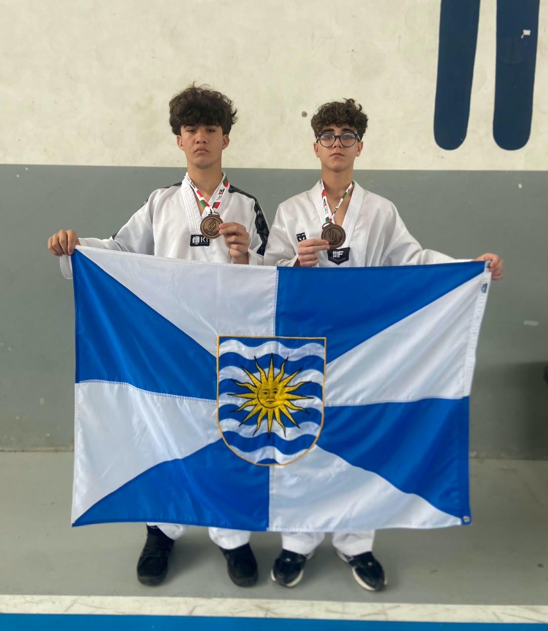 Alunos de projeto social conquistam bronze no Taekwondo da OLESC 2026