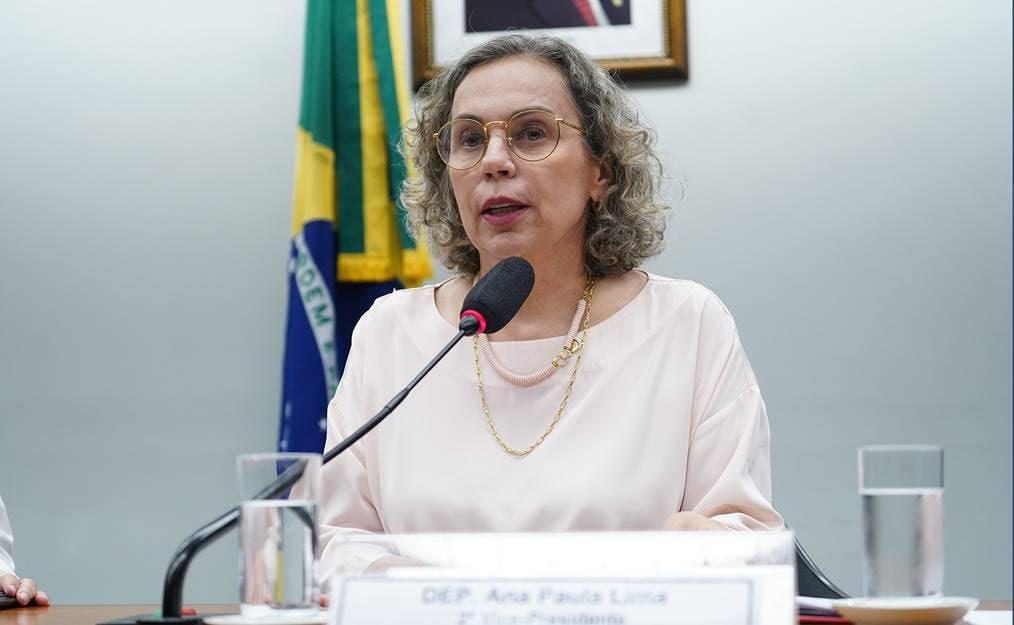 Ana Paula Lima aciona Ministério Público contra perseguição política e listas de boicote a eleitores em Santa Catarina