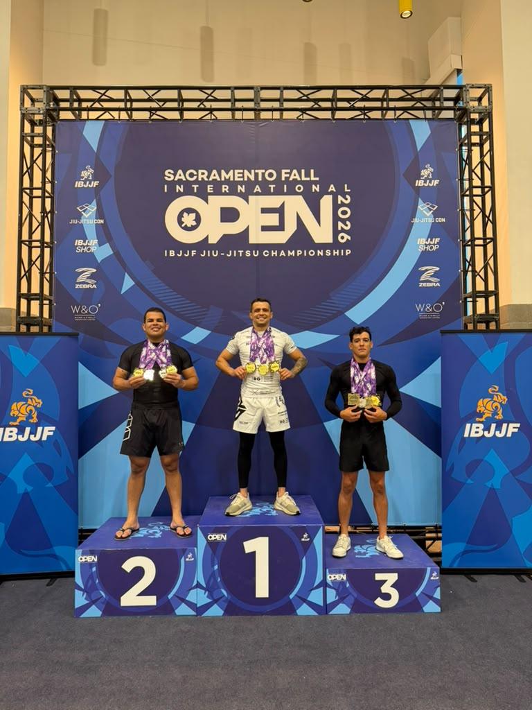 Atleta de Balneário Camboriú conquista três medalhas de ouro em competição de jiu-jítsu nos Estados Unidos