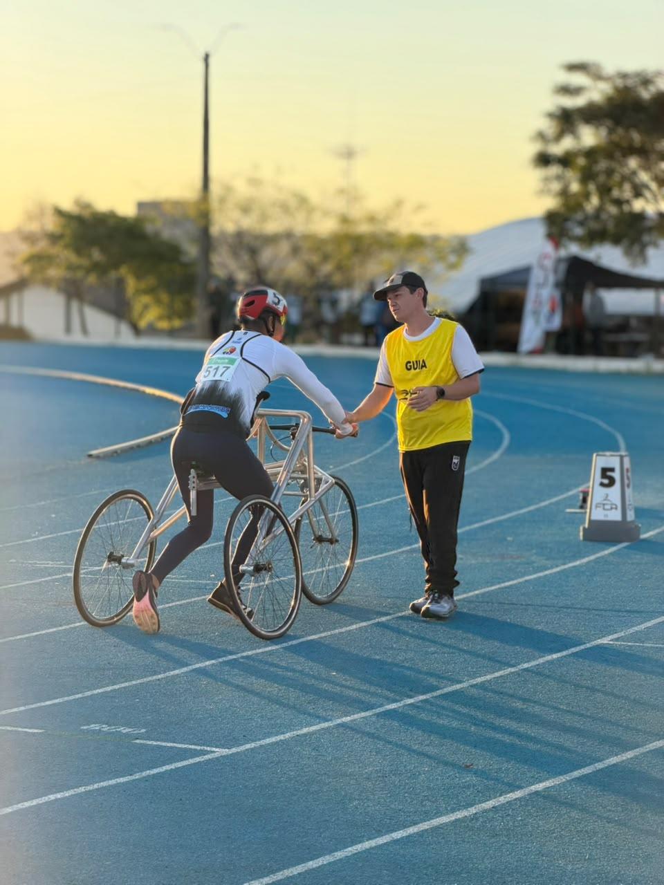 Atleta e treinador de Balneário Camboriú são convocados para representar o país em competição internacional de paratletismo 