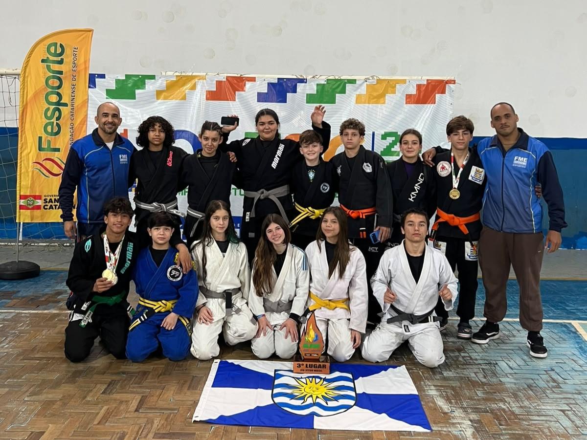 Balneário Camboriú conquista pódios em oito modalidades e cinco troféus na Etapa Estadual da Olesc