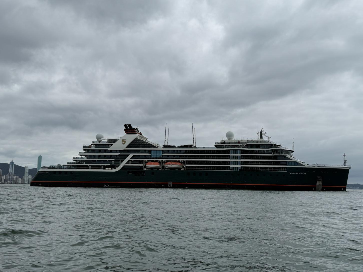 Balneário Camboriú recebe primeiro navio da temporada de cruzeiros