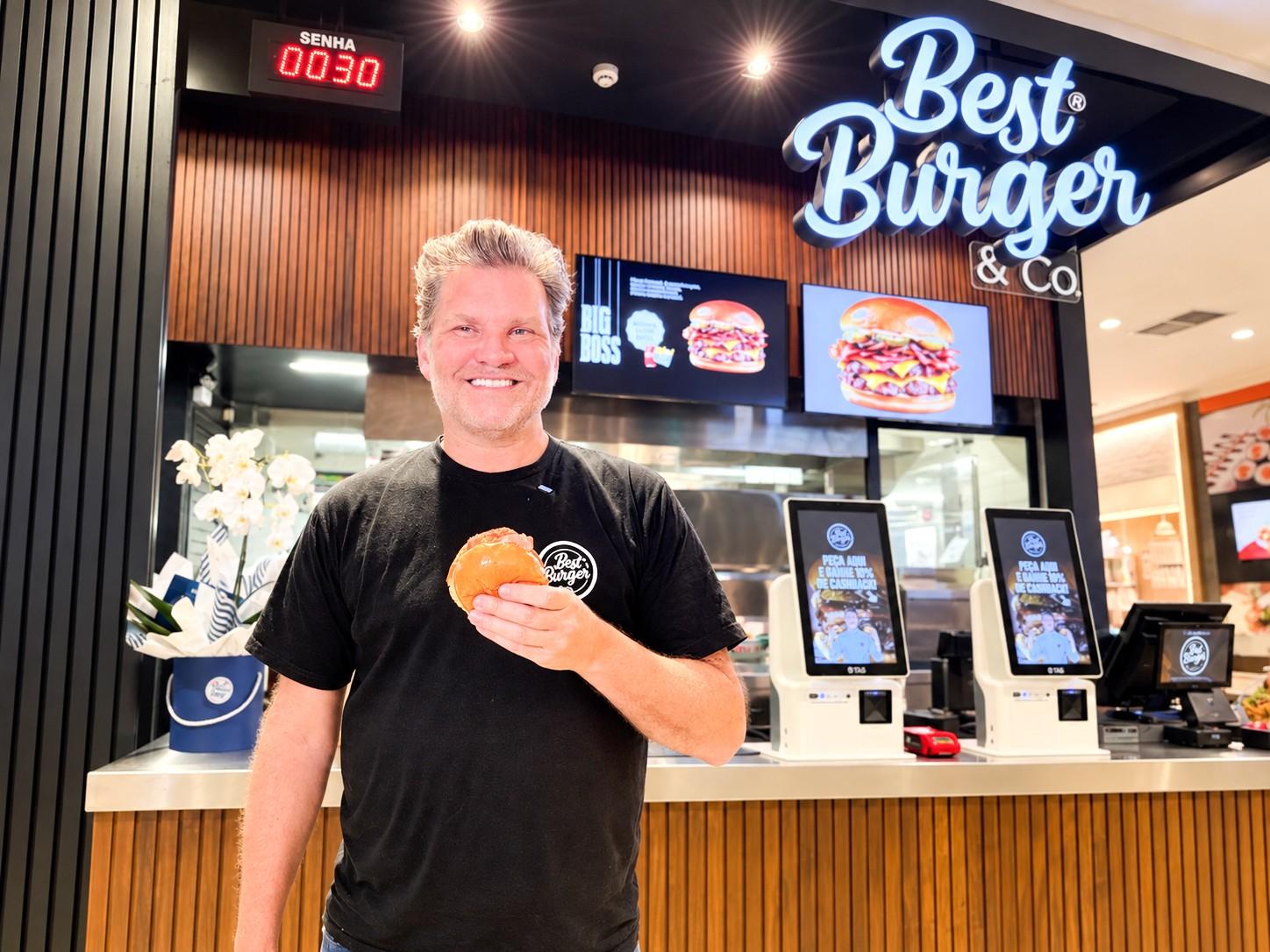 Best Burger & Co. chega ao Itajaí Shopping com receitas artesanais e assinatura do chef Carlos Bertolazzi