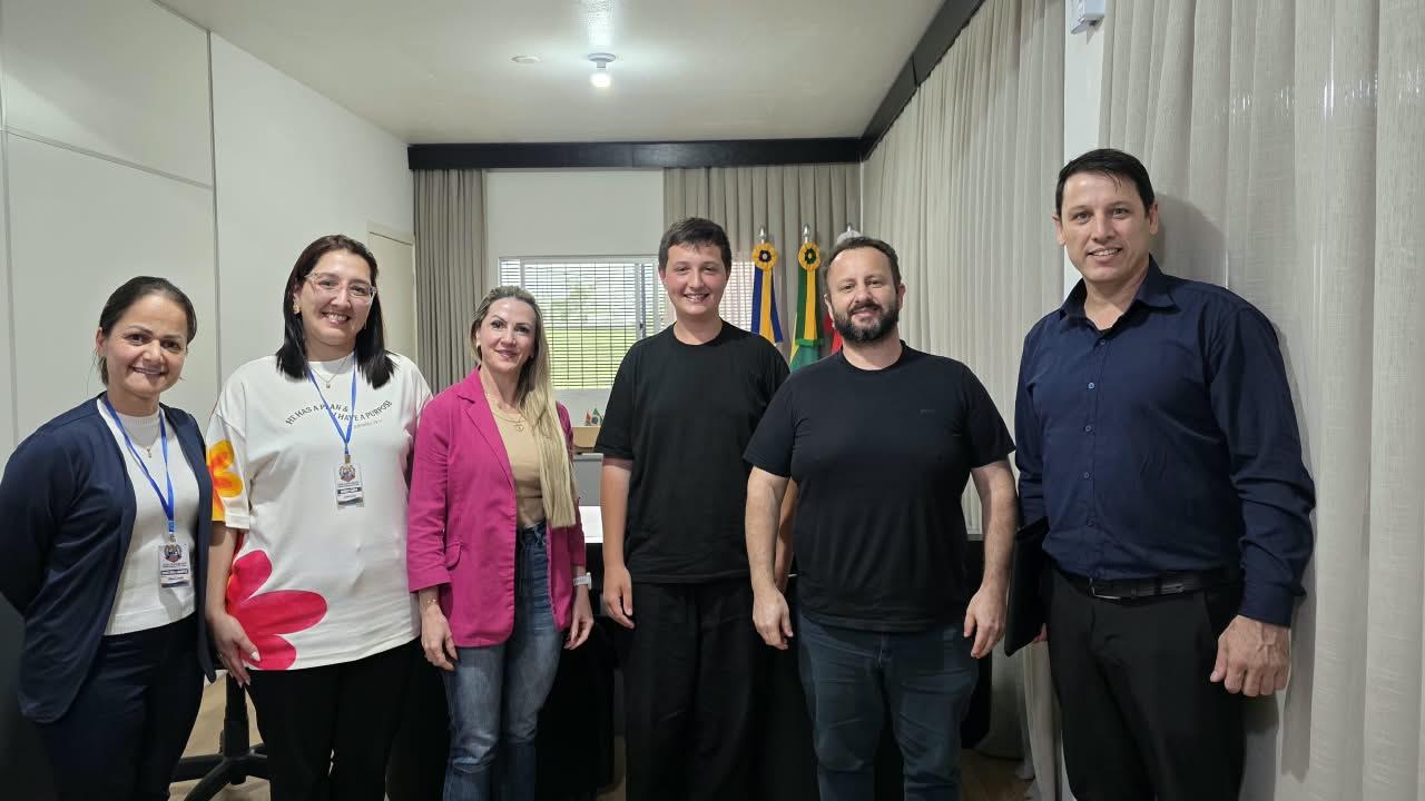 Da sala de aula para a Prefeitura: aluno da rede municipal de Itapema cria sistema de votação