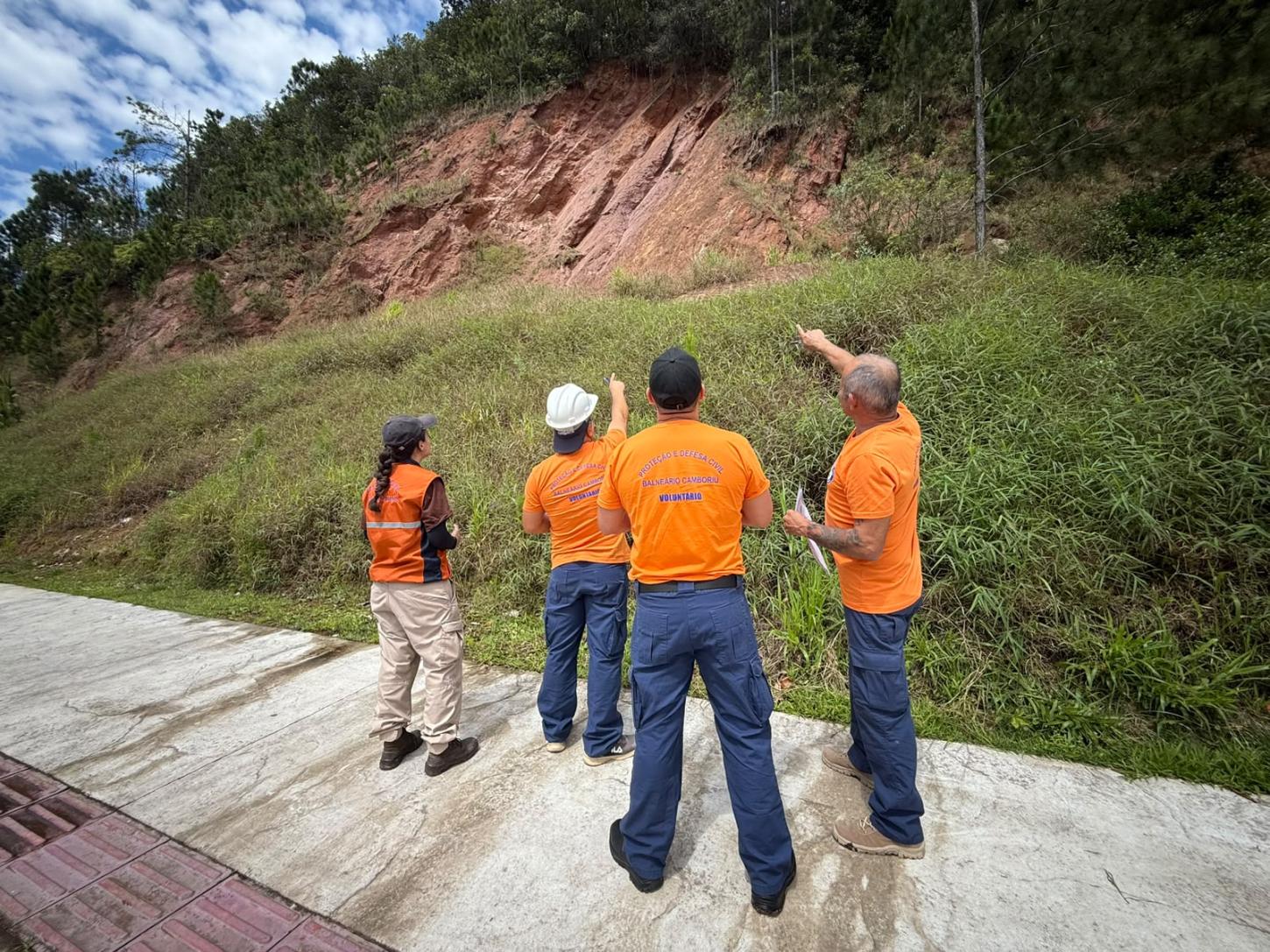 Defesa Civil de Balneário Camboriú inicia atuação em campo com primeira turma de voluntários