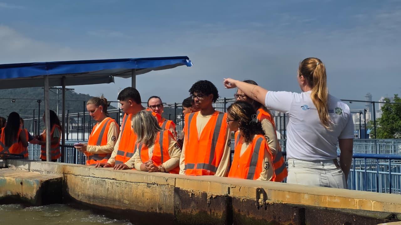 Emasa recebe estudantes de Aracaju para intercâmbio em educação ambiental