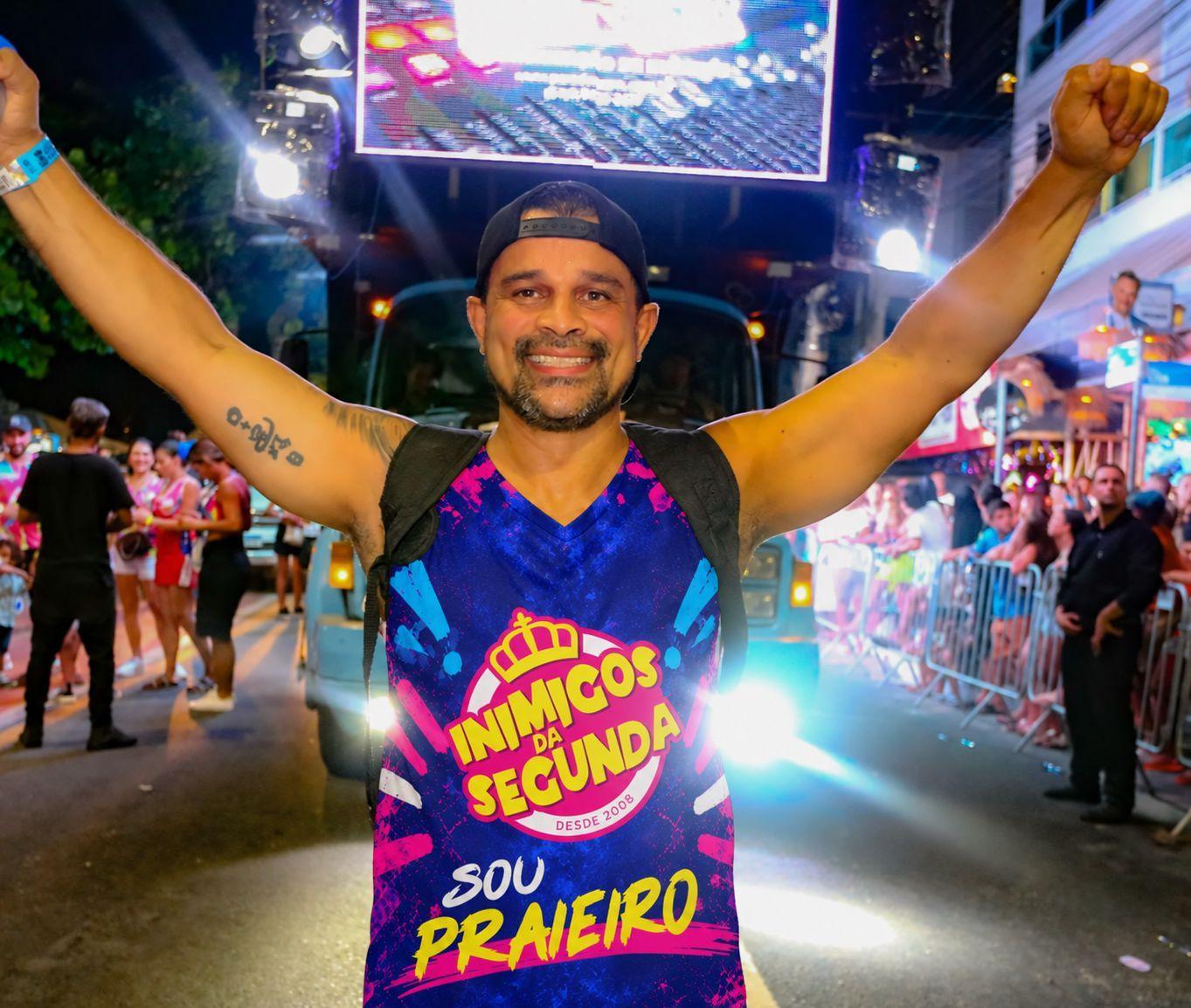 Inimigos da Segunda lança neste sábado a venda de abadás para o Carnaval 2027