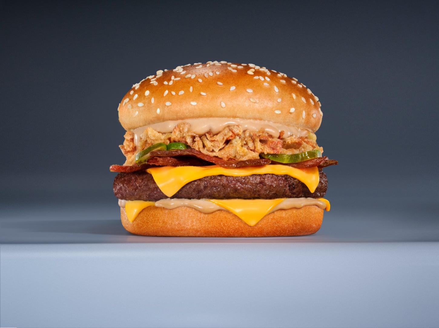 McDonald’s e Red Bull lançam ‘O Pit Stop Perfeito’ com chegada do Red Bull Blue Raspberry Energizer ao Brasil
