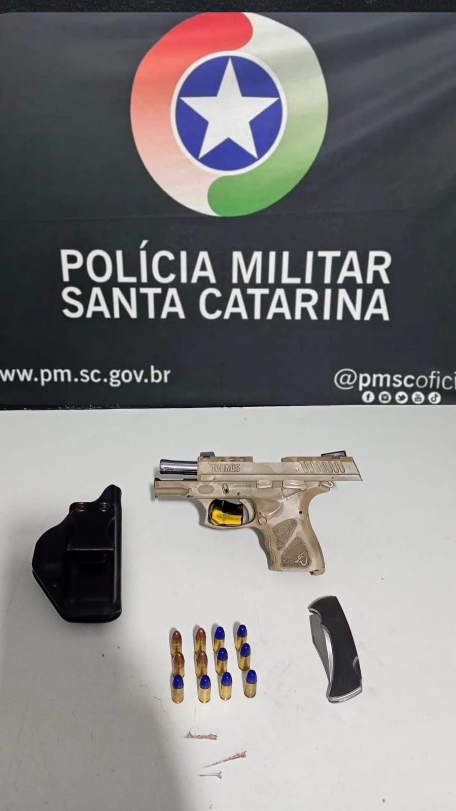 Motorista é preso após fazer “cavalo de pau” e ser flagrado com pistola 9 mm em Itajaí 