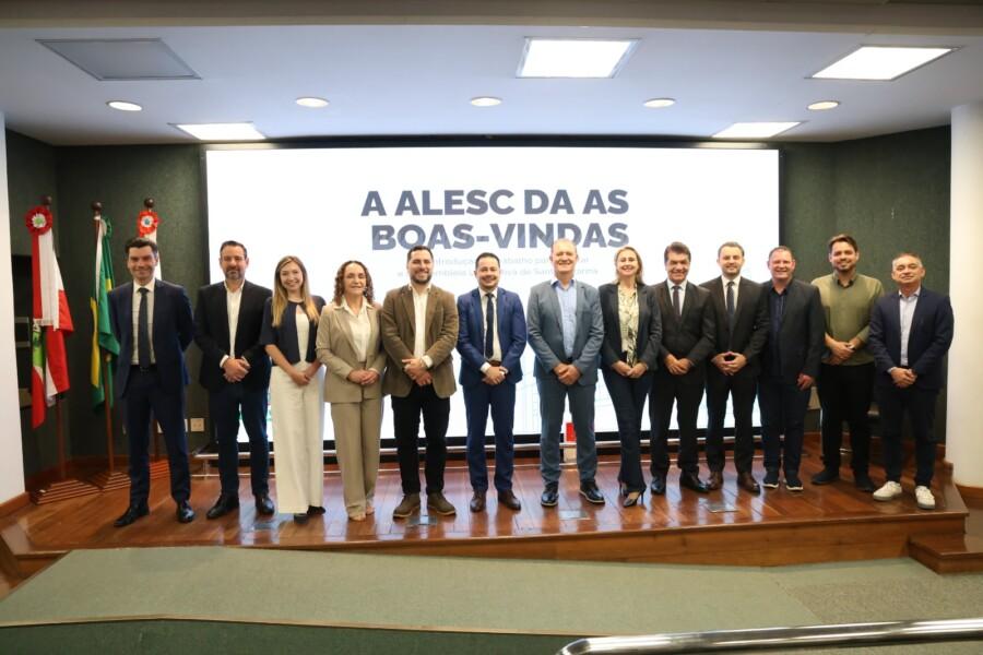 Novos deputados são recepcionados na Assembleia Legislativa de Santa Catarina