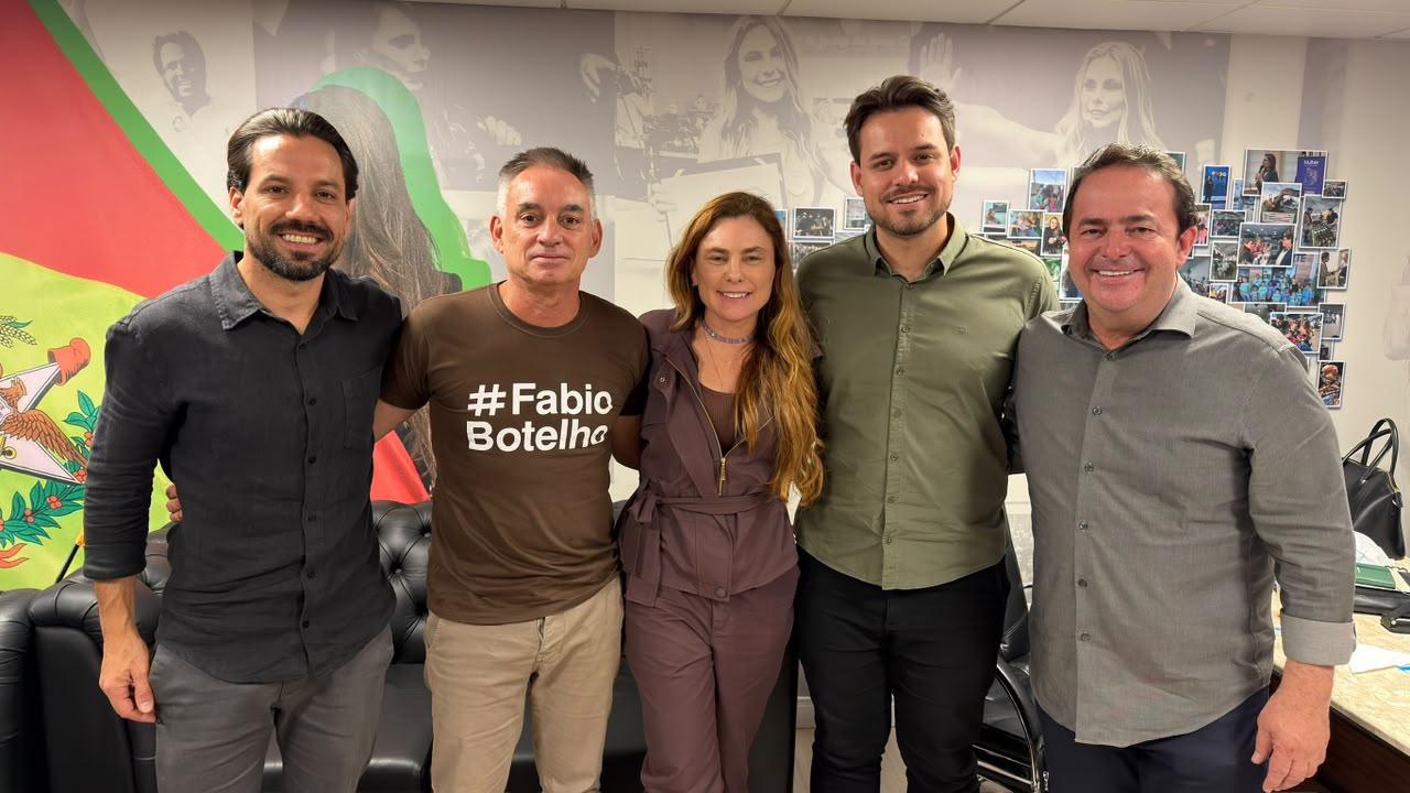 Paulinha promove almoço para bancada eleita do Podemos SC