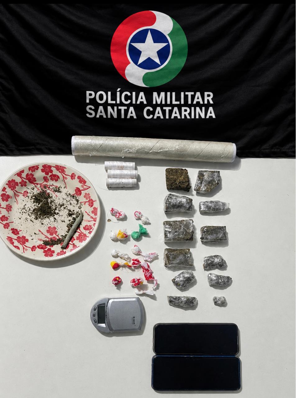 Polícia Militar prende homens por tráfico de drogas