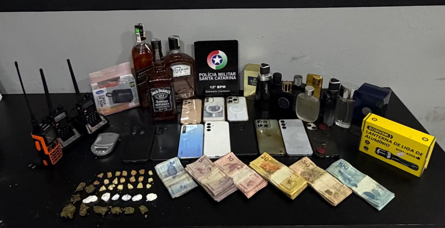 POLÍCIA MILITAR PRENDE QUATRO HOMENS POR TRÁFICO DE DROGAS EM BALNEÁRIO CAMBORIÚ