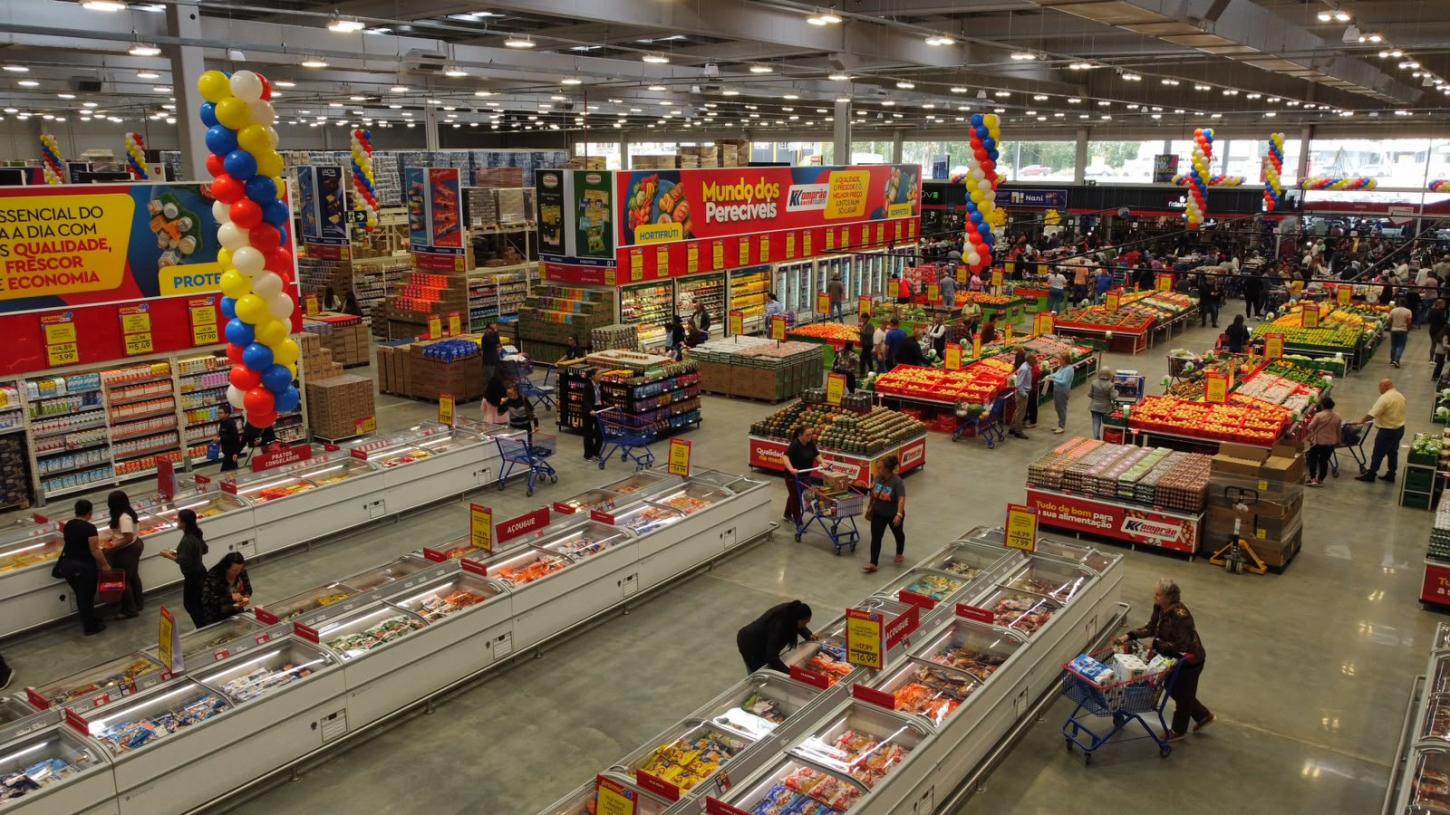 Komprão completa 10 anos e sorteia uma década de compras grátis