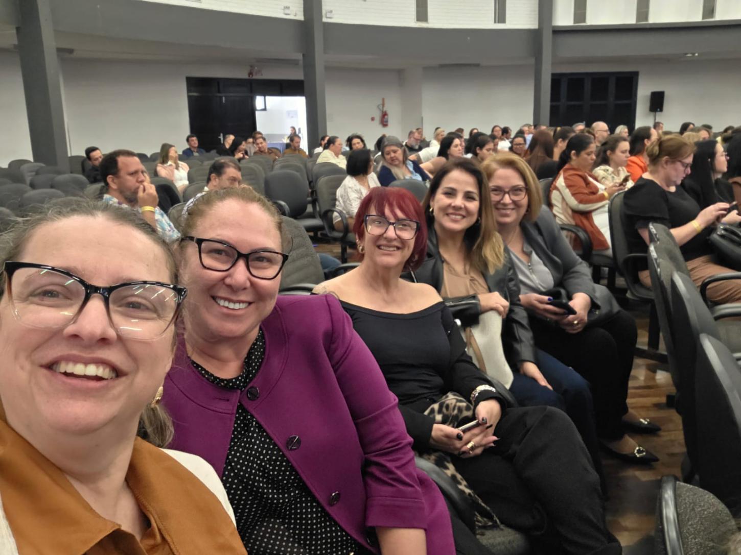 Balneário Camboriú participa de seminário para construção do Plano Estadual de Educação
