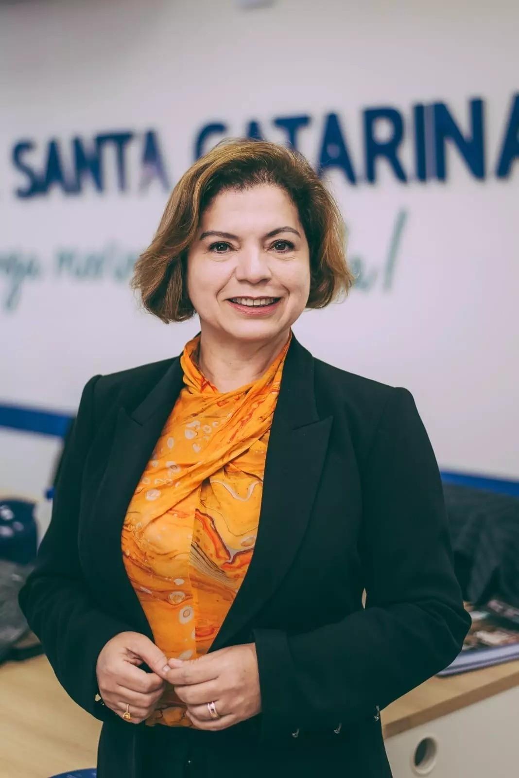 Reginalva Mureb segue para um novo desafio