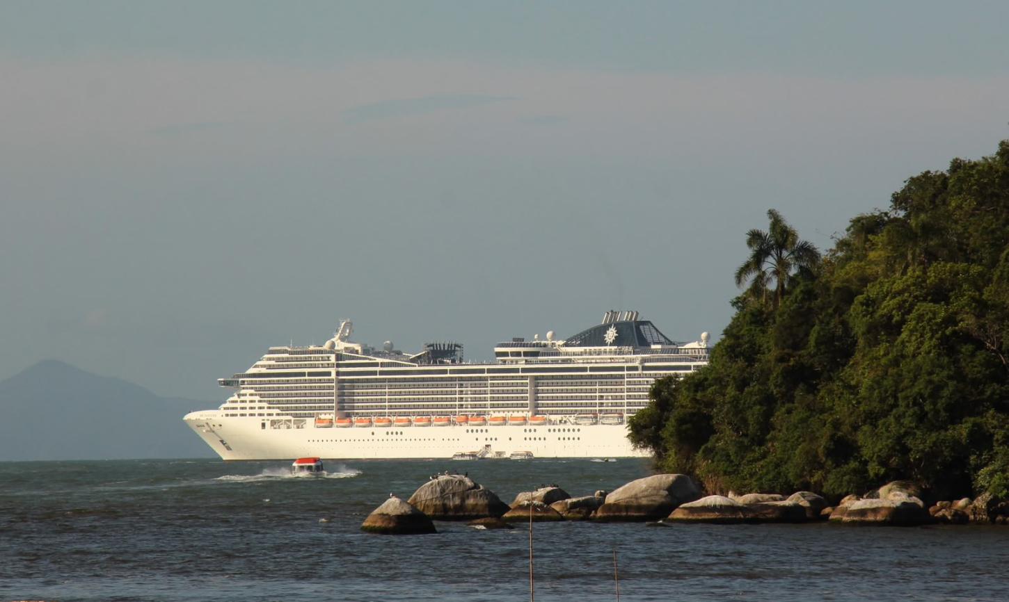 Primeiro navio de cruzeiro chega a Balneário Camboriú neste sábado