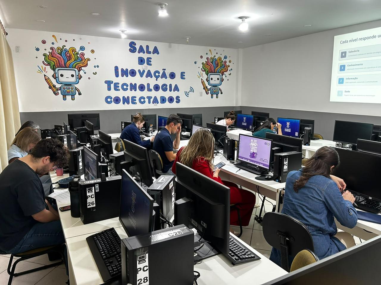 Prefeitura de Balneário Camboriú capacita servidores para análise e uso de dados na administração pública
