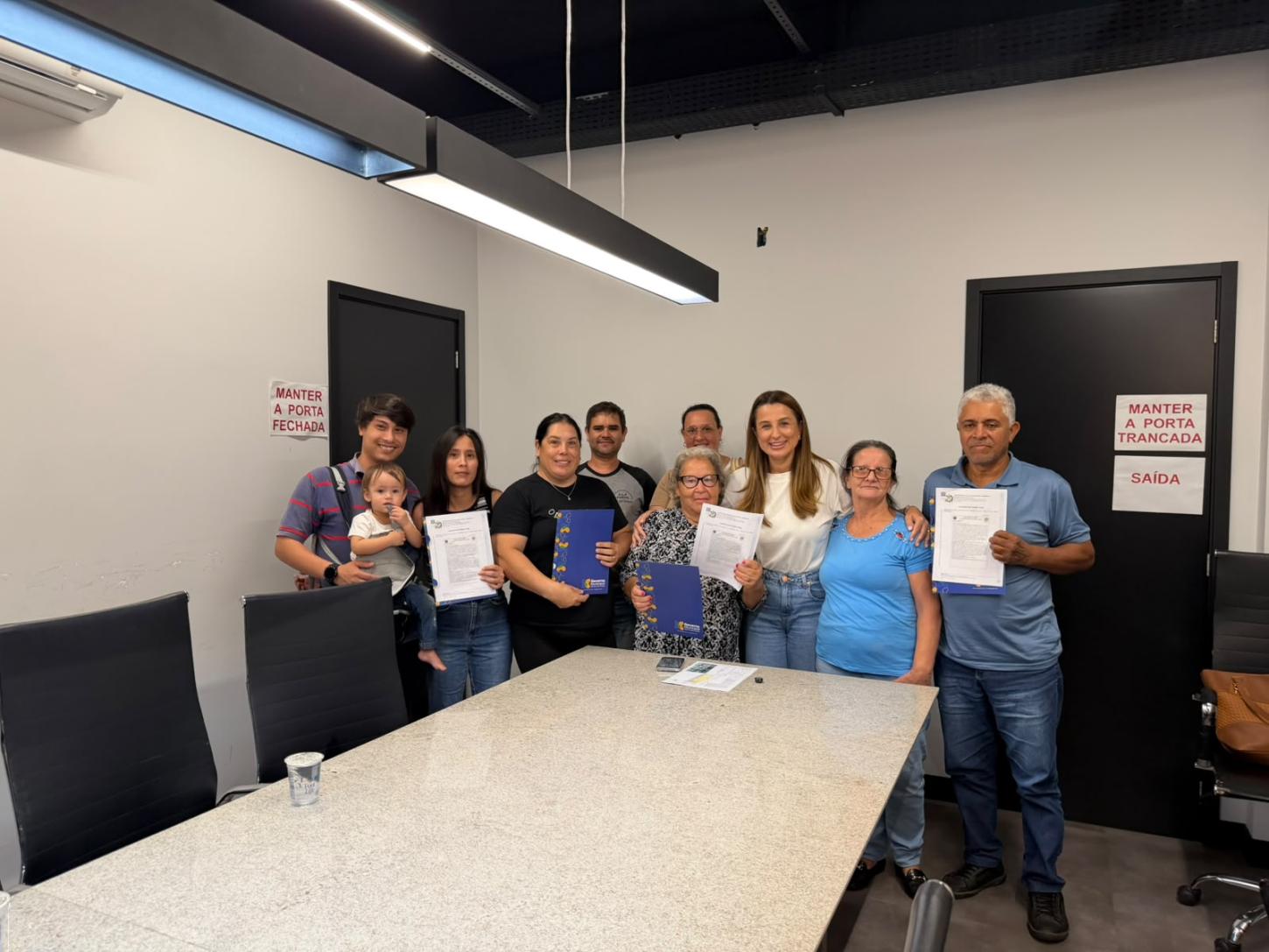 Prefeitura de Balneário Camboriú entrega cinco matrículas de regularização fundiária de interesse social