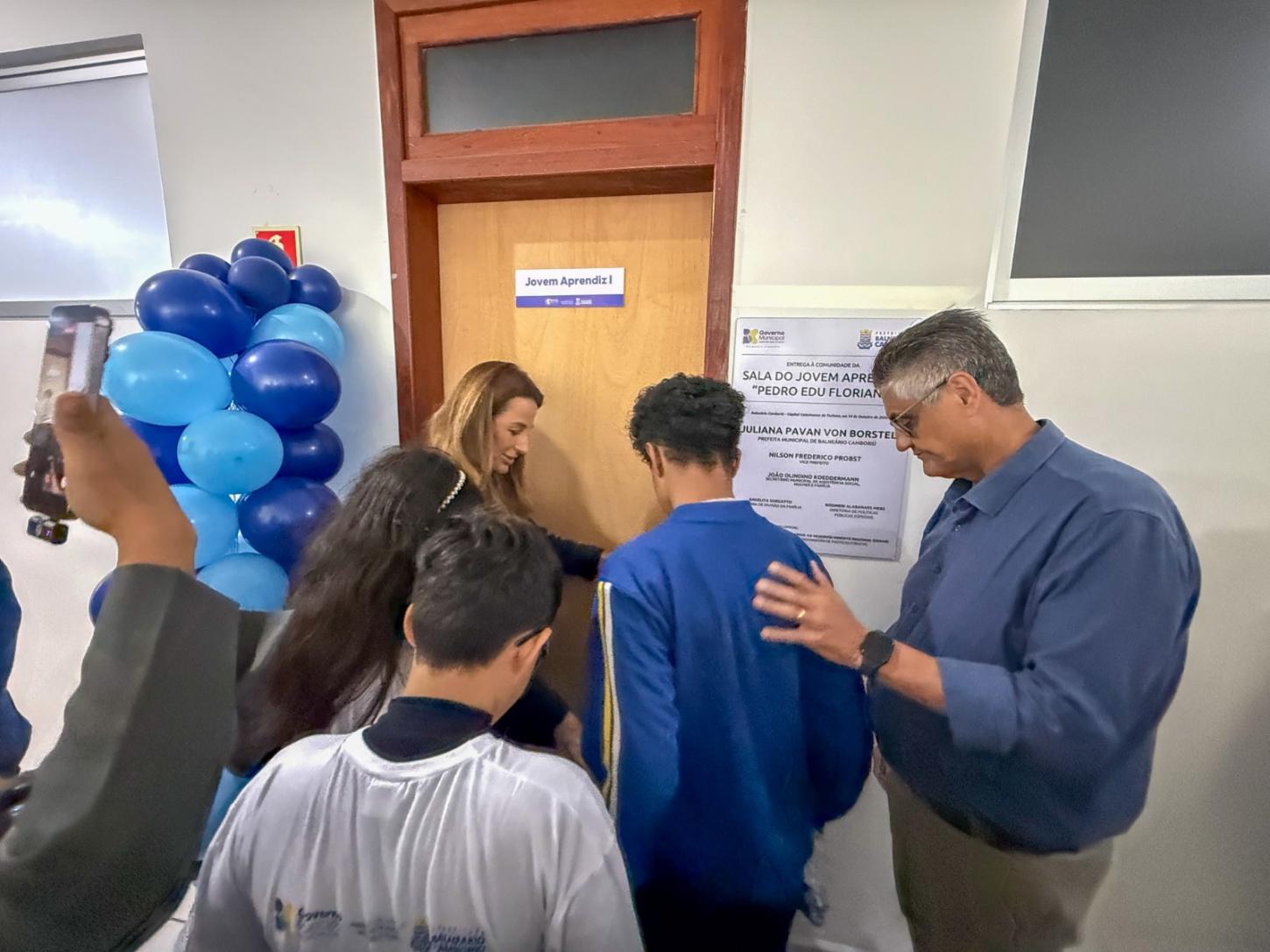 Prefeitura de Balneário Camboriú inaugura sala destinada a jovens aprendizes