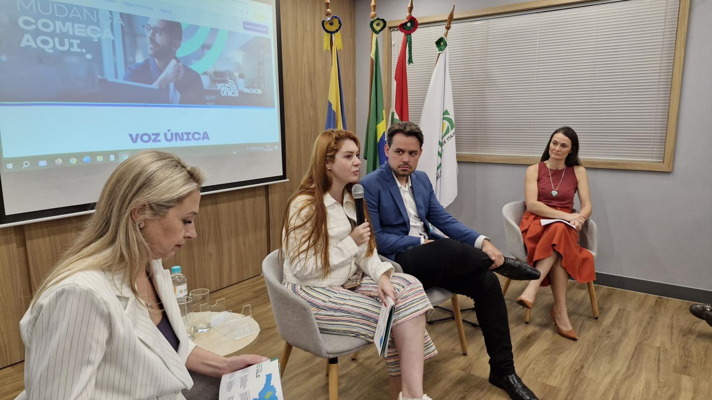 Representatividade política e desenvolvimento regional pautam reunião da ACII