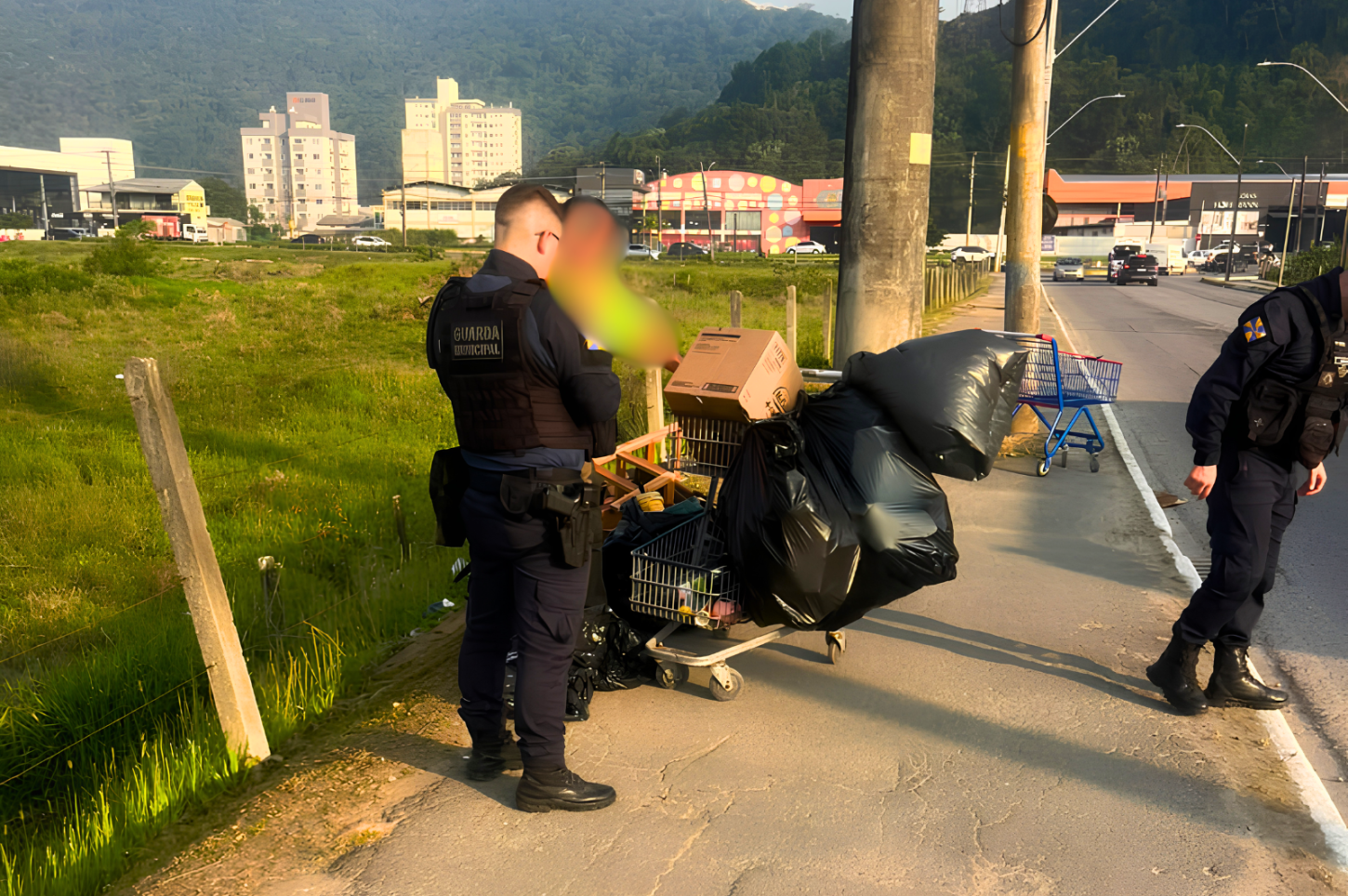 Secretaria de Segurança Pública recolhe carrinhos de supermercado utilizados irregularmente em Itajaí