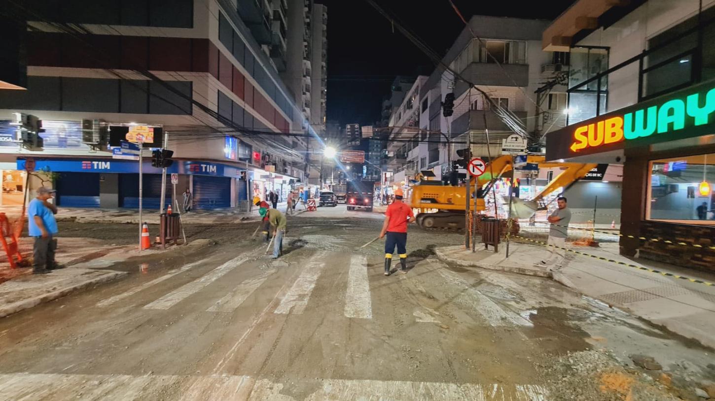 Trânsito é liberado na Avenida Brasil, na altura da Rua 1400