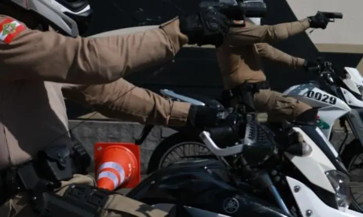 1º BPM de Itajaí sedia treinamento especializado em policiamento com motocicletas da PMSC