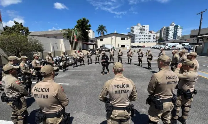 1º BPM de Itajaí sedia treinamento especializado em policiamento com motocicletas da PMSC