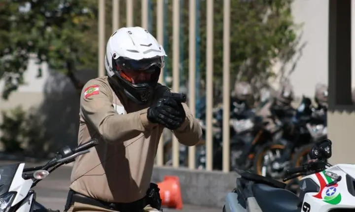 1º BPM de Itajaí sedia treinamento especializado em policiamento com motocicletas da PMSC