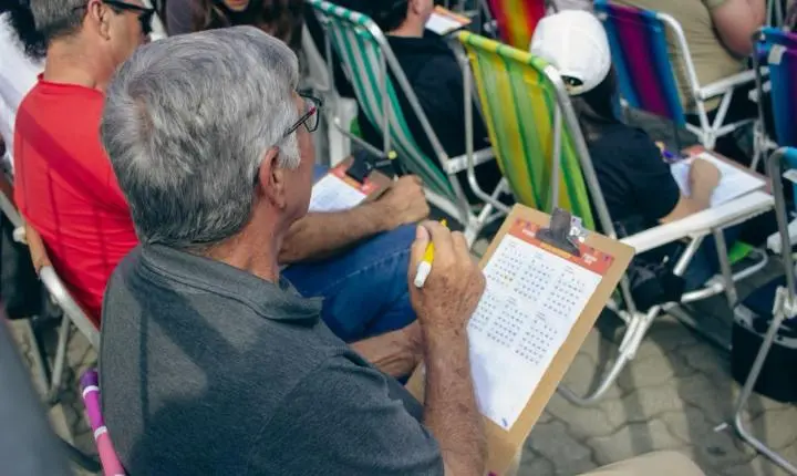 15 mil cartelas vendidas e Praça da Paz lotada marcam Tarde de Prêmios do 8º Arraiá Solidário