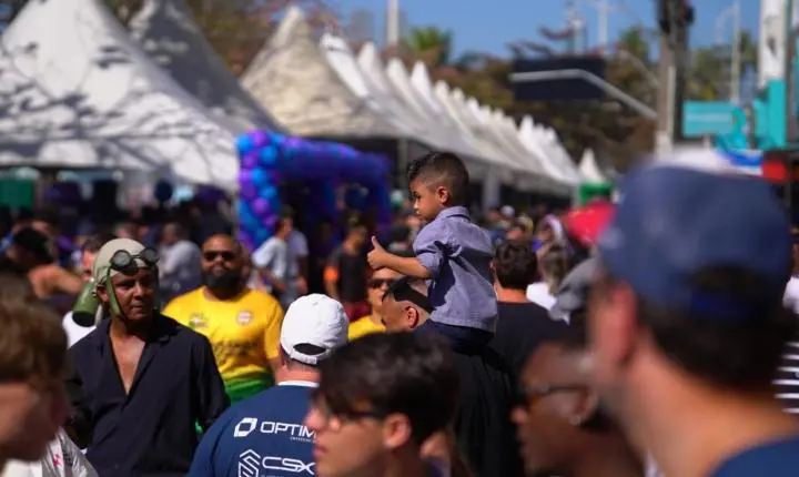 26ª Festa dos Amigos reúne mais de 50 mil pessoas em Balneário Camboriú