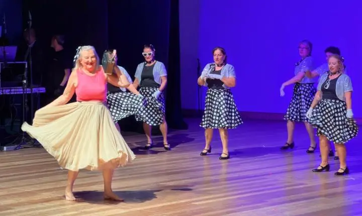3ª Tarde de Talentos reúne 140 artistas e celebra a valorização da pessoa idosa em Itajaí