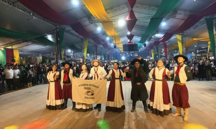 Acampamento Farroupilha tem abertura oficial com acendimento da Chama Crioula em Balneário Camboriú