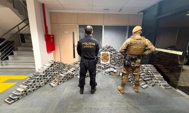 Ação conjunta apreende cerca de 720 quilos de cocaína e prende homem em flagrante no Bairro Cordeiros