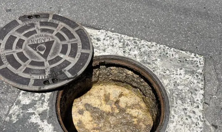 Acúmulo de lenços umedecidos causa problemas na rede de esgoto do Bairro das Nações