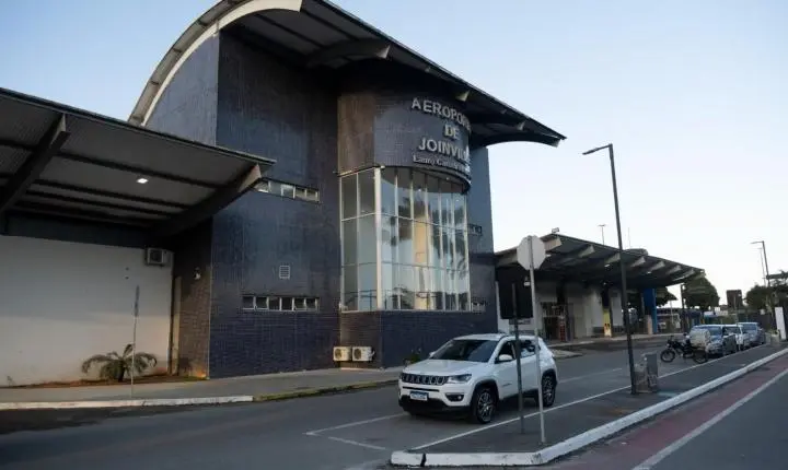 Aeroporto de Joinville recebe artistas de todo o país para o Festival de Dança