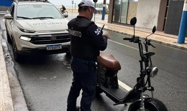 Agentes de Trânsito atendem acidente com vítimas na Avenida Marginal Oeste e na Avenida Brasil - Confira as alterações do trânsito nesta sexta-feira