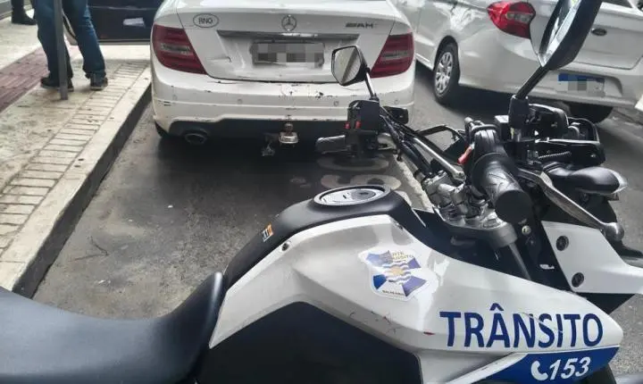 Agentes de Trânsito atendem acidente entre duas motocicletas com dois feridos - Confira as alterações de trânsito besta sexta-feira