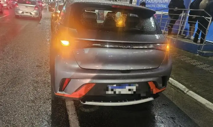 Agentes de Trânsito atendem acidente envolvendo três veículos na Quarta Avenida - Confira as alterações no trânsito nesta quinta-feira