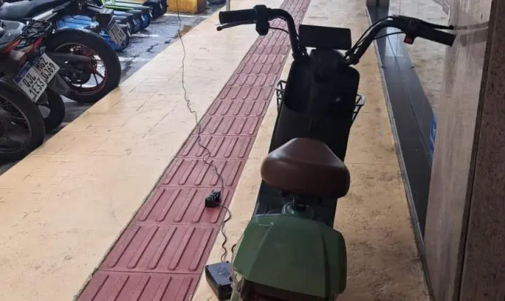 Agentes de Trânsito atendem acidente envolvendo três veículos na Quarta Avenida - Confira as alterações no trânsito nesta quinta-feira