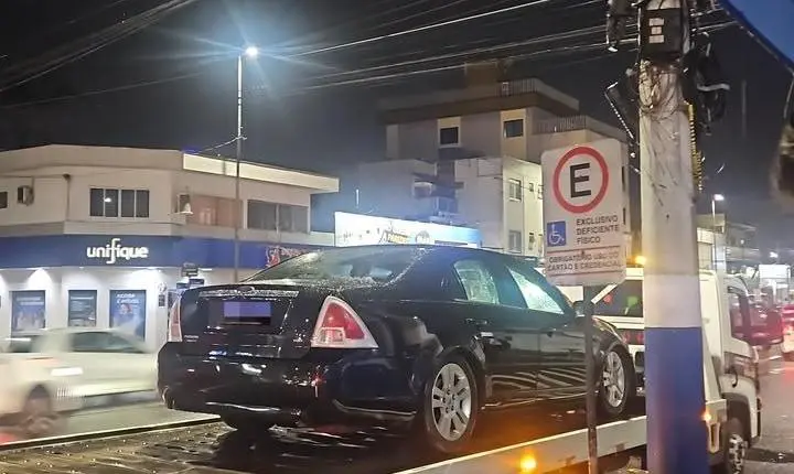 Agentes de Trânsito atendem acidente envolvendo três veículos na Quarta Avenida - Confira as alterações no trânsito nesta quinta-feira